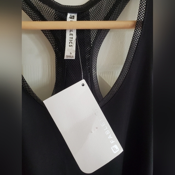 NWT Fabletics Mosa Tank Size S in Black - Picture 3 of 8